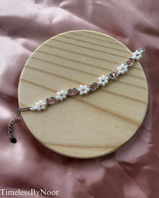 Silverlace Daisy ~ The Lotus Daisy Collection